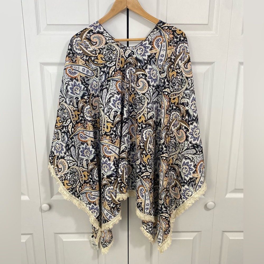 Beautiful Boho Paisley Patterned Poncho